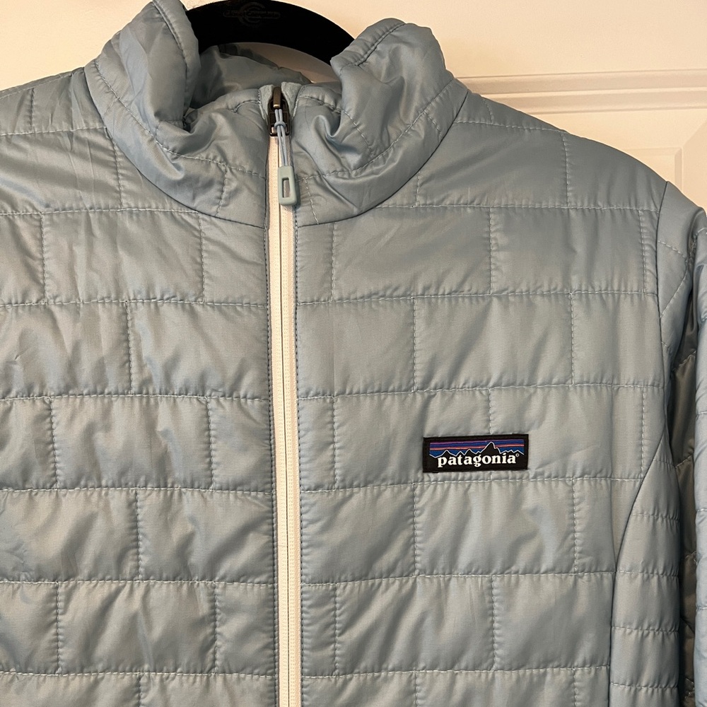 NWOT Women’s Light Blue Patagonia Jacket - Picture 2 of 3